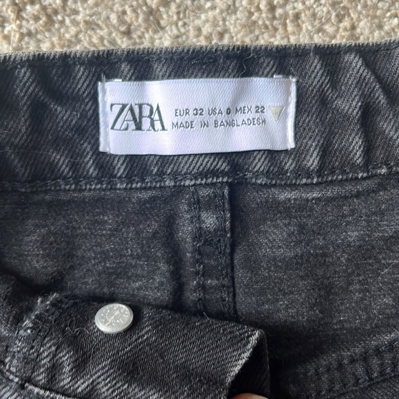 Zara High Waisted Shorts 0 - Picture 2 of 6